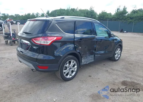 2014 Ford Escape Titanium z USA, uszkodzony, nr VIN 1FMCU9J98EUC99428